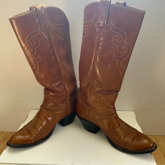 Tony Lama Tan Leather Heeled Boots - Picture 7 of 16